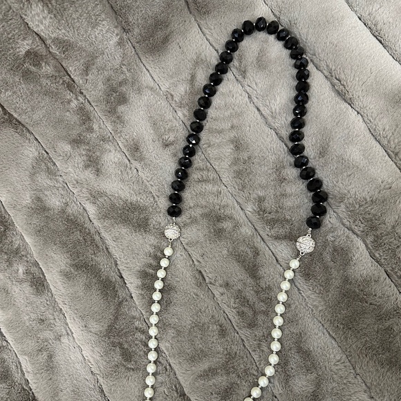 White House Black Market Glass Pearl Jet Fireball Magnetic Necklace Convertible - Picture 3 of 7